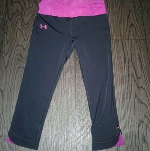 Under Armour pink and black Capri tights